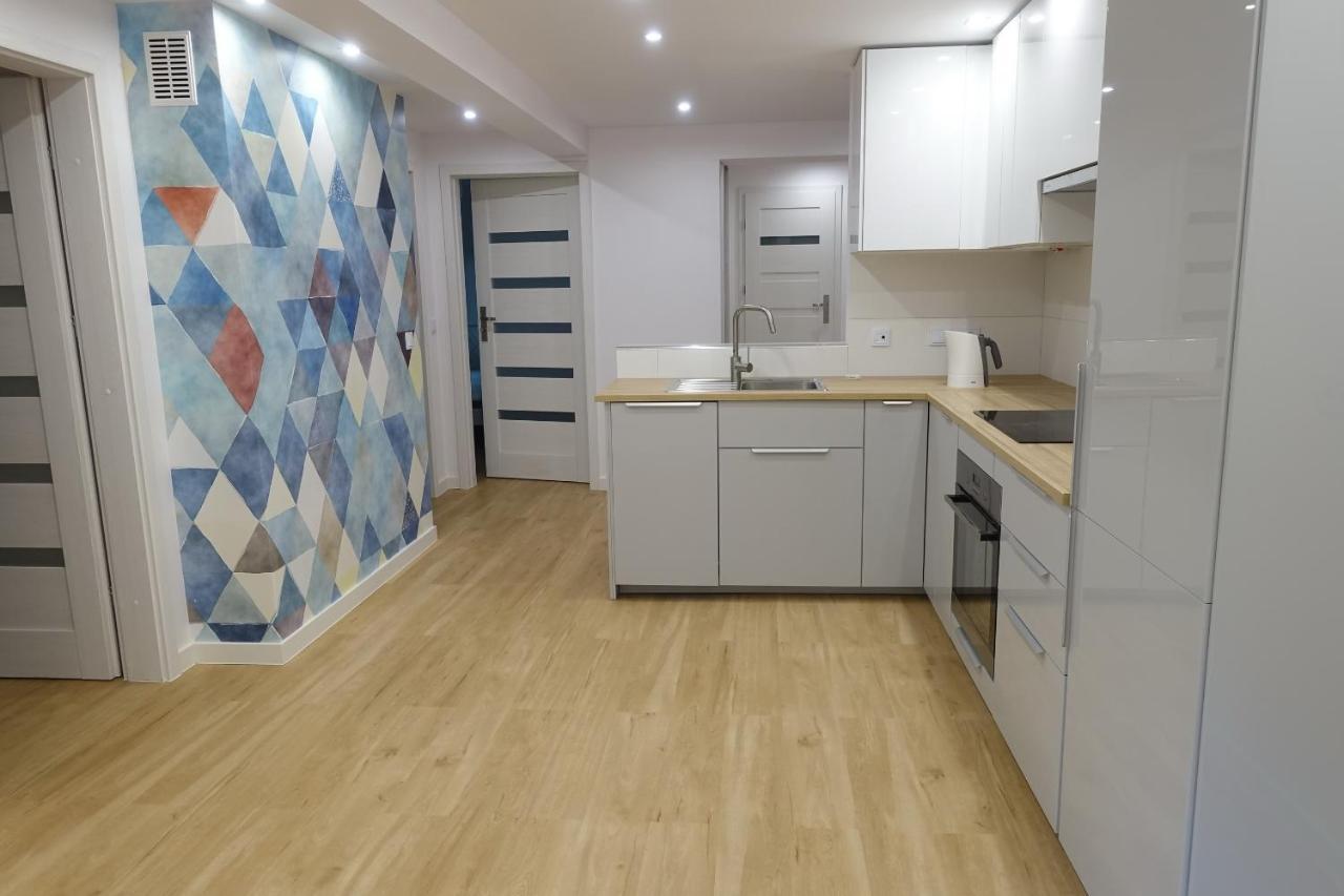Apartament Three *
